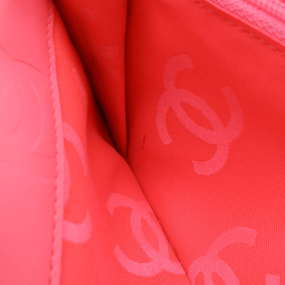 CHANEL Black Leather Coco Mark Wallet - Picture 7 of 8